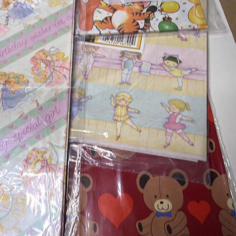 Lot Of Vintage Wrapping Paper Sheets Multiple Occasions 70s 80s Mickey/Clowns - Picture 11 of 13